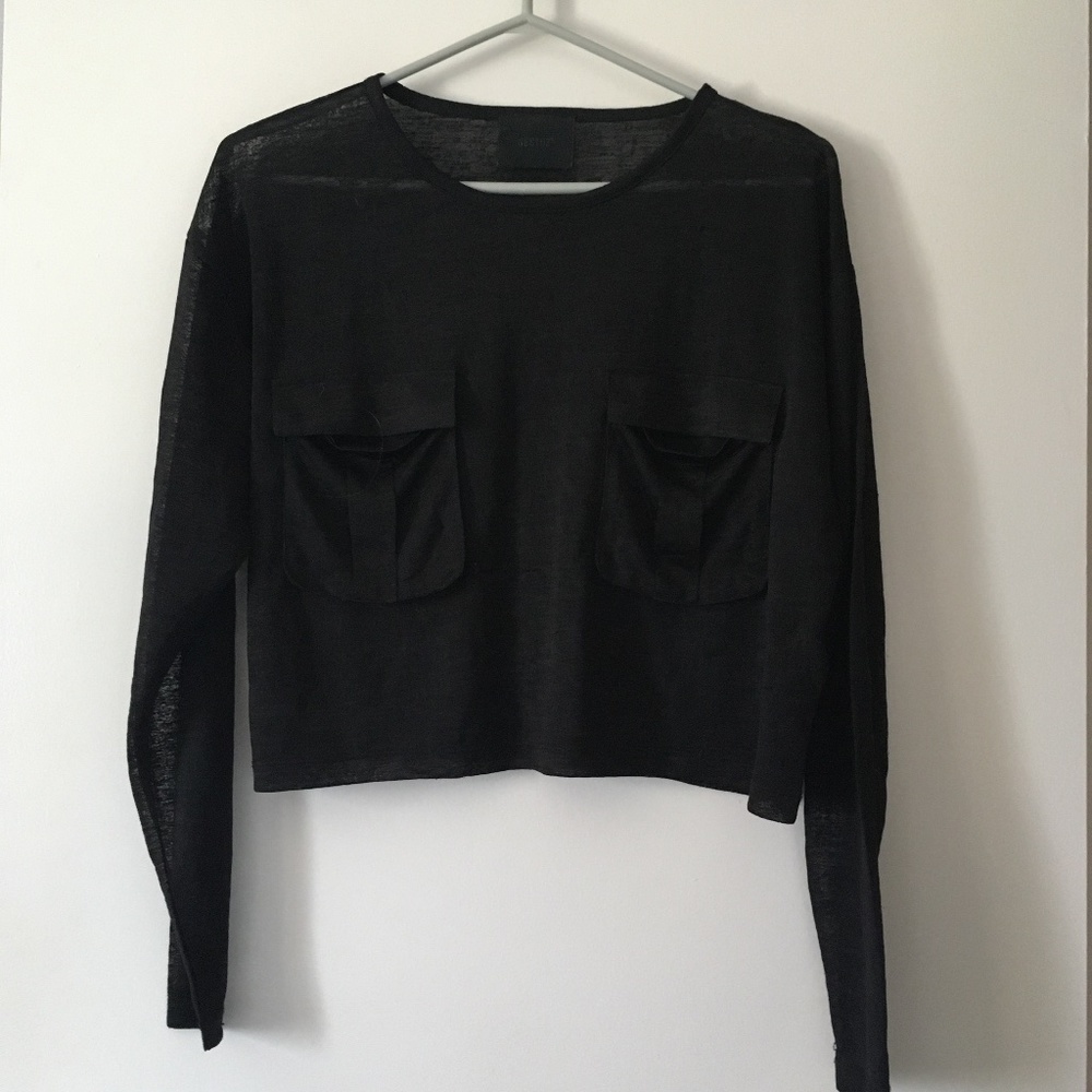 GESTUZ Black Crop Pouchy Pockets Top XS